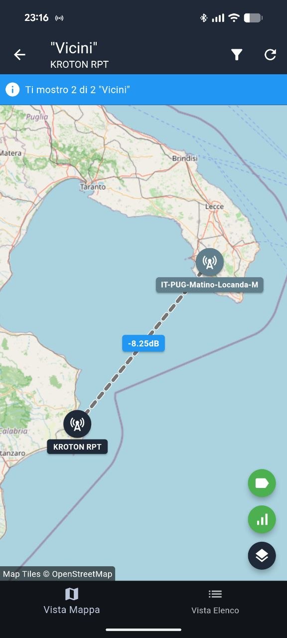 Mappa dell'app MeshCore che mostra il collegamento tra KROTON RPT e il nodo IT-PUG-Matino con segnale -8.25dB